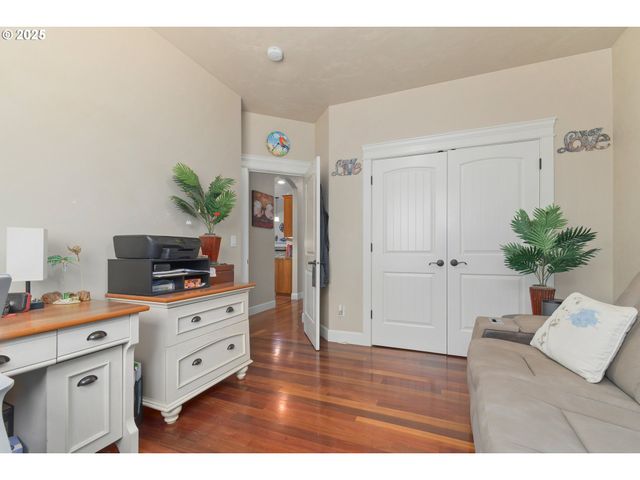 2610 CROWTHER Dr, Eugene, OR 97404