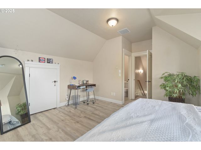 2610 CROWTHER Dr, Eugene, OR 97404