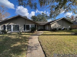 6147 Petersburg Dr, Baton Rouge, LA 70816