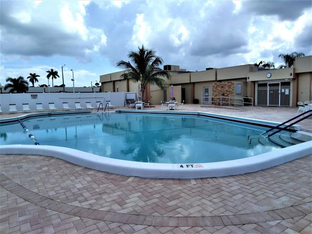 2990 Crosley Drive E G, West Palm Beach, FL 33415