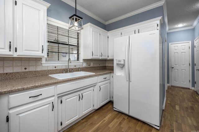 2802 Southgate Dr, Malvern, AR 72104