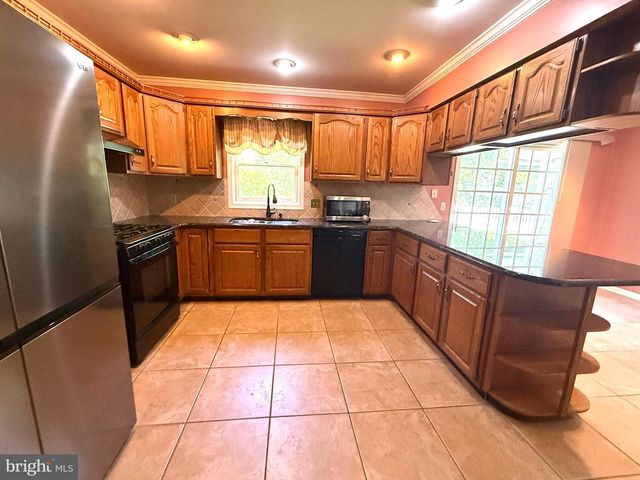 3601 COVENTRY CT, York, PA 17406
