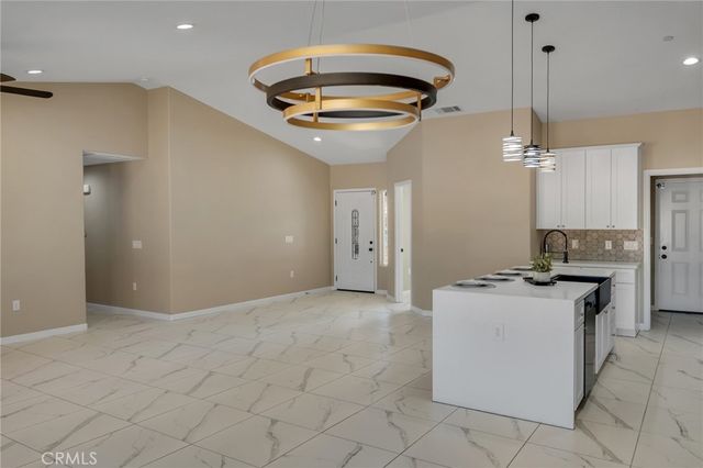 15155 Pocahantas Street, Apple Valley, CA 92307