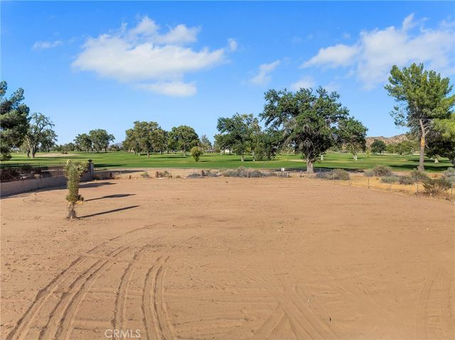 15155 Pocahantas Street, Apple Valley, CA 92307