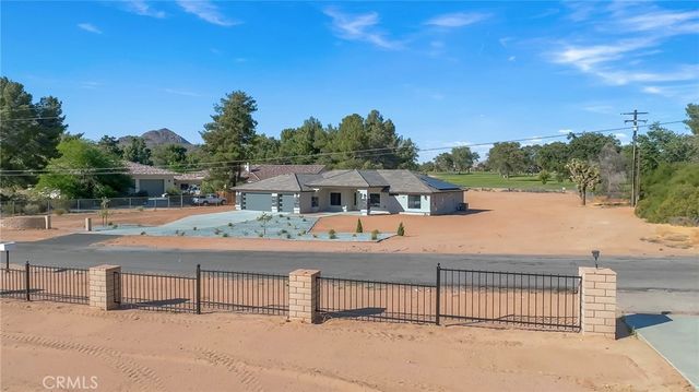 15155 Pocahantas Street, Apple Valley, CA 92307