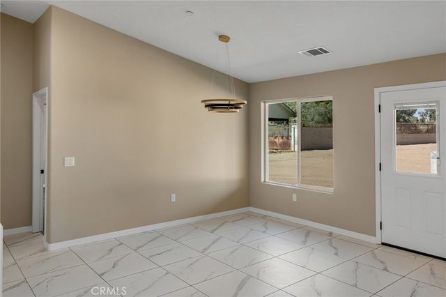 15155 Pocahantas Street, Apple Valley, CA 92307