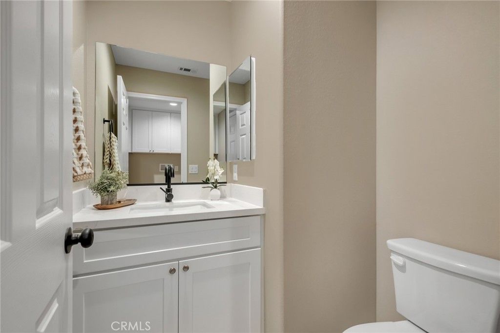 Image 18 of property listing at 15155 Pocahantas Street, Apple Valley, CA 92307