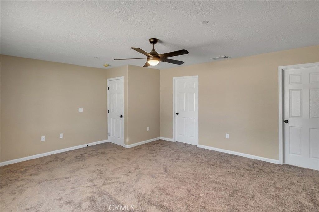 Image 19 of property listing at 15155 Pocahantas Street, Apple Valley, CA 92307