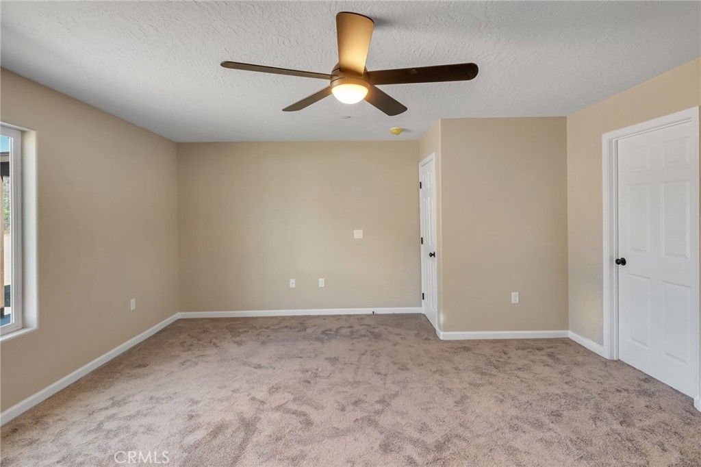 Image 21 of property listing at 15155 Pocahantas Street, Apple Valley, CA 92307