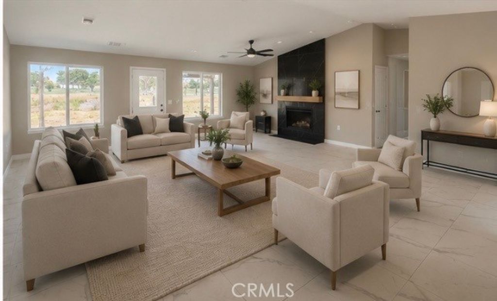 Image 5 of property listing at 15155 Pocahantas Street, Apple Valley, CA 92307