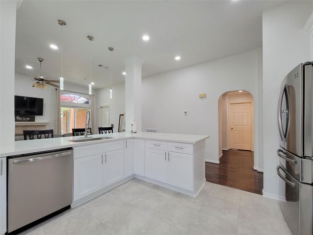 7919 Hidden Oaks Lane, Houston, TX 77095