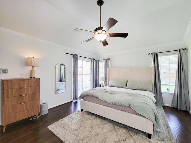 7919 Hidden Oaks Lane, Houston, TX 77095