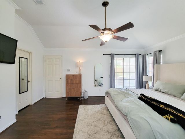 7919 Hidden Oaks Lane, Houston, TX 77095