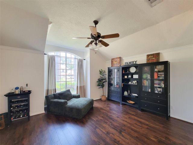 7919 Hidden Oaks Lane, Houston, TX 77095