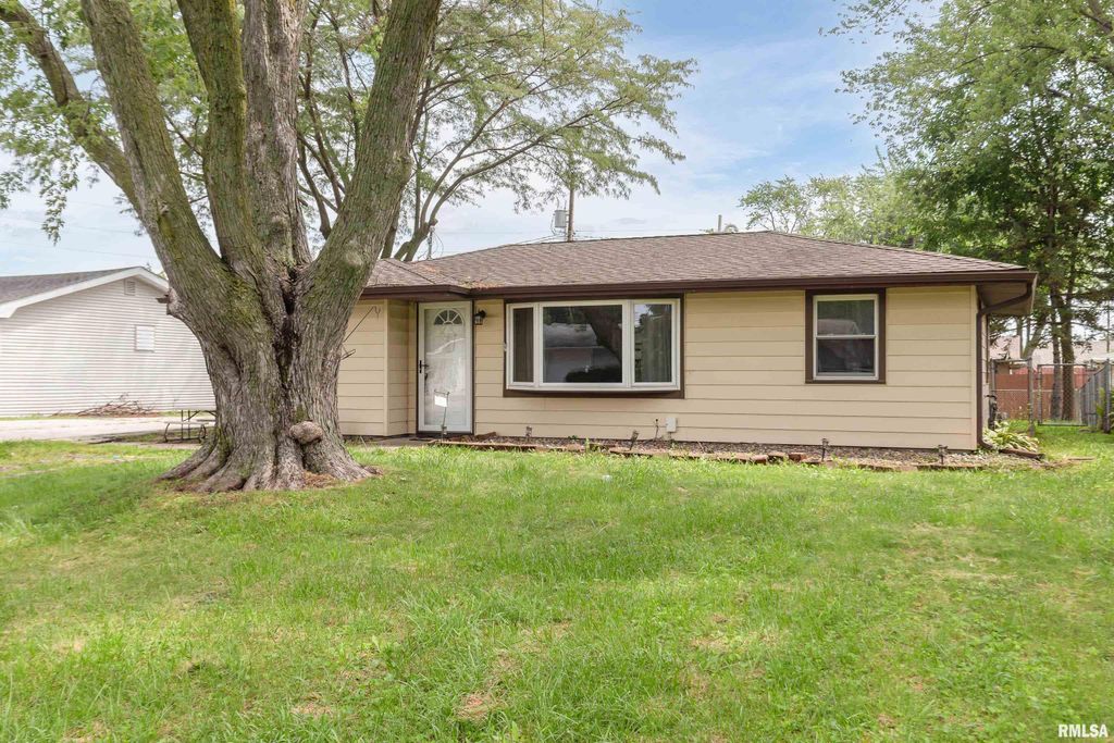 2315 11TH Street, Silvis, IL 61282