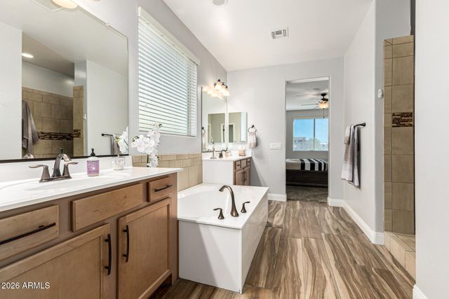 35665 N DONOVAN Drive, San Tan Valley, AZ 85144