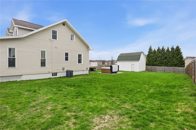 105 Hogan Road, Perinton, NY 14450