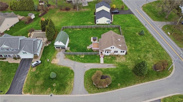 105 Hogan Road, Perinton, NY 14450