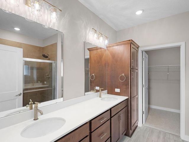 17714 Everest Avenue, Lakeville, MN 55044