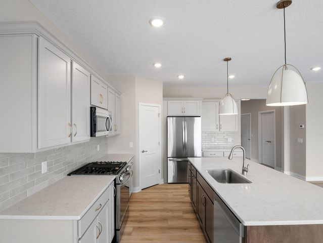 17714 Everest Avenue, Lakeville, MN 55044