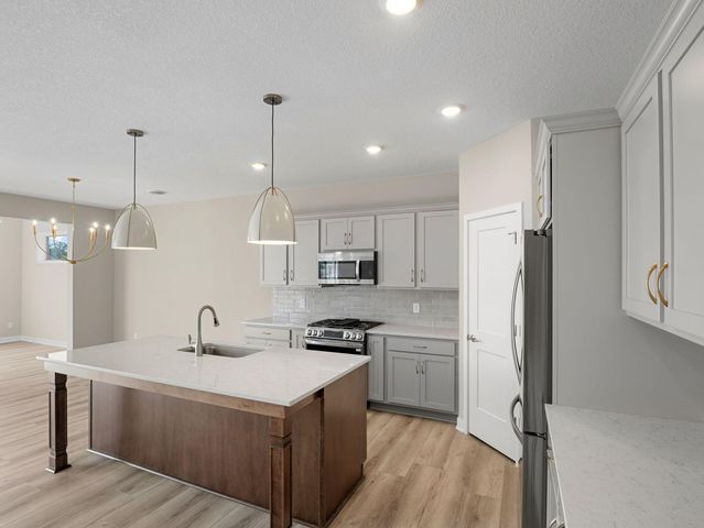 17714 Everest Avenue, Lakeville, MN 55044