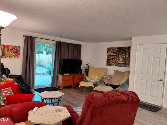 3102 Cody Street, Medford, OR 97504