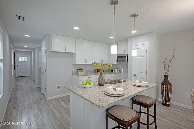 3221 PINE Avenue, Jacksonville, FL 32218