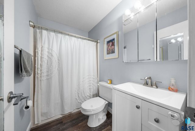 1905 S Fox Trl Trail, Sioux Falls, SD 57103