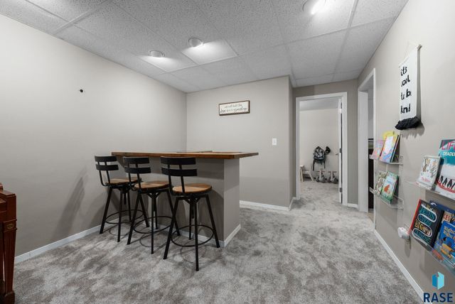 1905 S Fox Trl Trail, Sioux Falls, SD 57103