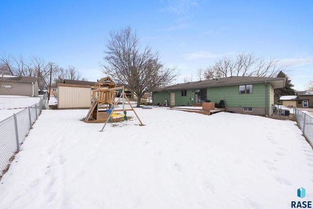 1905 S Fox Trl Trail, Sioux Falls, SD 57103