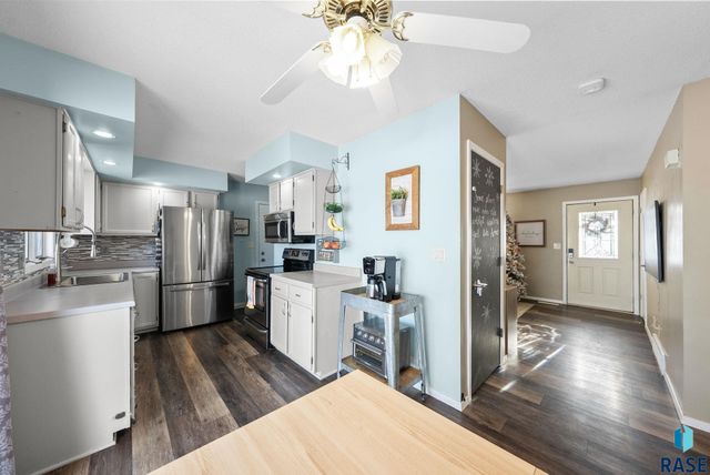 1905 S Fox Trl Trail, Sioux Falls, SD 57103