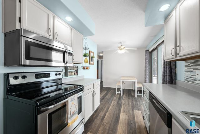 1905 S Fox Trl Trail, Sioux Falls, SD 57103