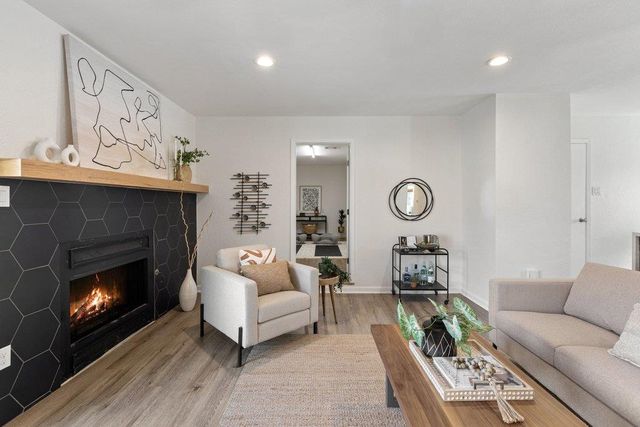 300 Clearday DR, Austin, TX 78745