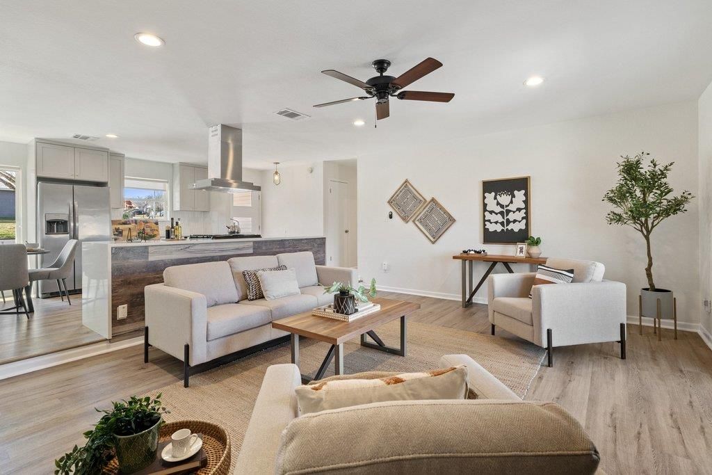 300 Clearday DR, Austin, TX 78745