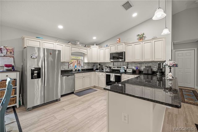 3372 W Webster Place, Citrus Springs, FL 34433