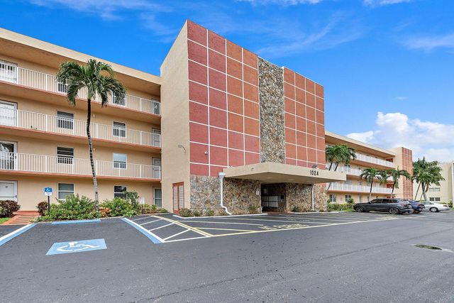 1024 SE 5th Avenue 202, Dania Beach, FL 33004