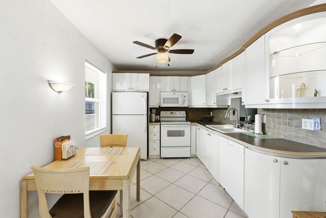 1024 SE 5th Avenue 202, Dania Beach, FL 33004