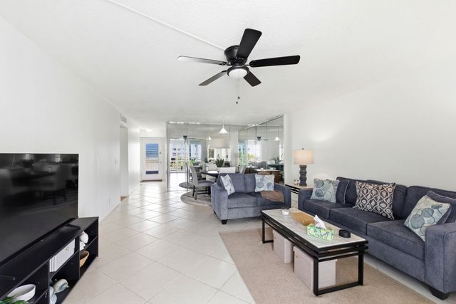 1024 SE 5th Avenue 202, Dania Beach, FL 33004