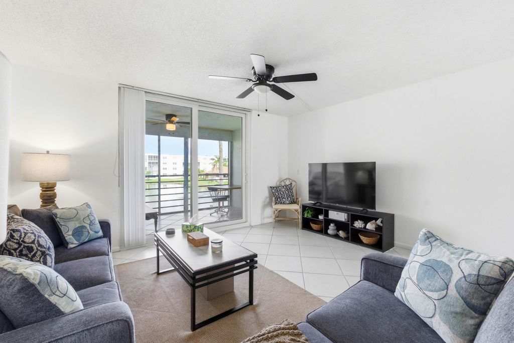 1024 SE 5th Avenue 202, Dania Beach, FL 33004