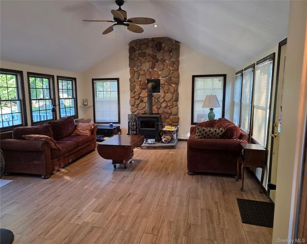 51 Aloma Road, Rocky Point, NY 11778