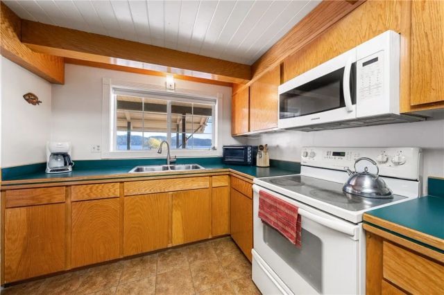 12620 Lakeshore Drive, Clearlake, CA 95422