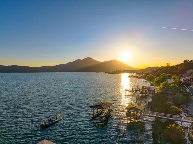 12620 Lakeshore Drive, Clearlake, CA 95422