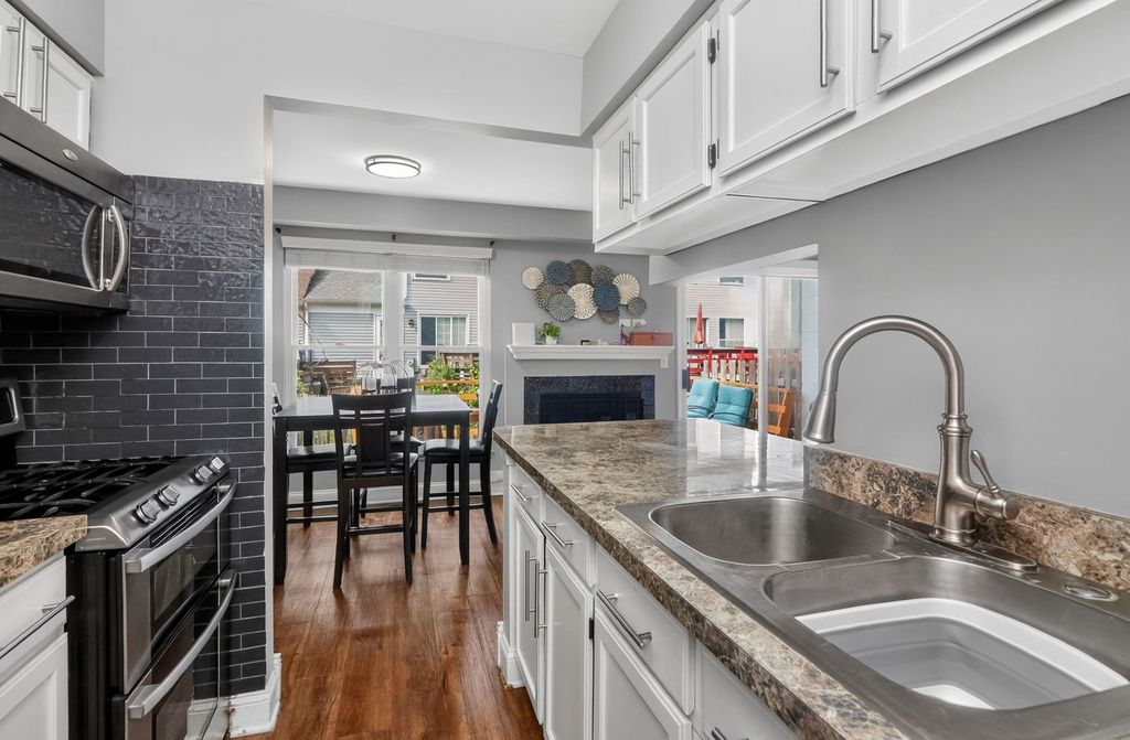 1554 N Dartmoor Avenue, Palatine, IL 60067 — photo 5