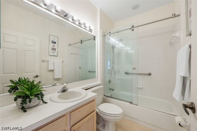 437 Wiggins Lake CT 201, Naples, FL 34110