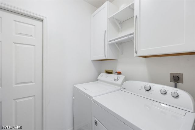 437 Wiggins Lake CT 201, Naples, FL 34110