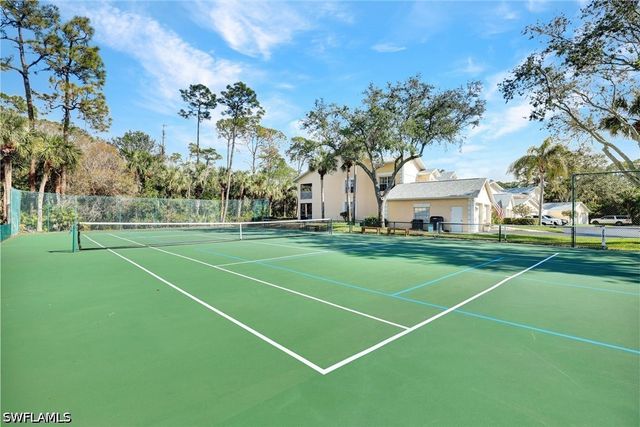 437 Wiggins Lake CT 201, Naples, FL 34110