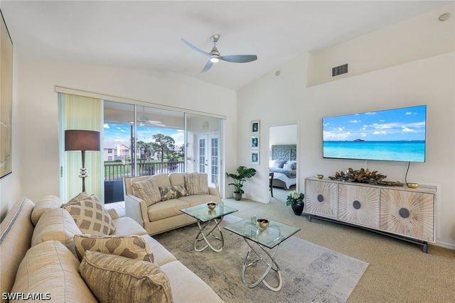 437 Wiggins Lake CT 201, Naples, FL 34110