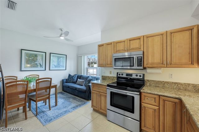 437 Wiggins Lake CT 201, Naples, FL 34110