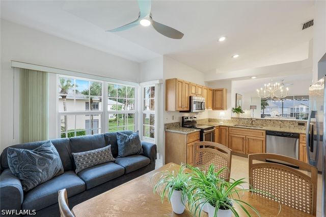 437 Wiggins Lake CT 201, Naples, FL 34110