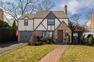 43 Webster Street, Malverne, NY 11565